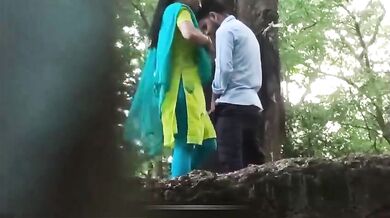 Desi lover caught fucking in jungle – sex Videos mms